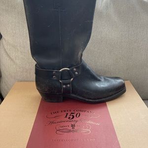 Frye Harness Black Distressed Leather Boots Sz11